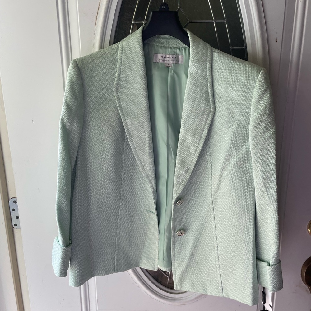 NWT -TAHARI Jacket